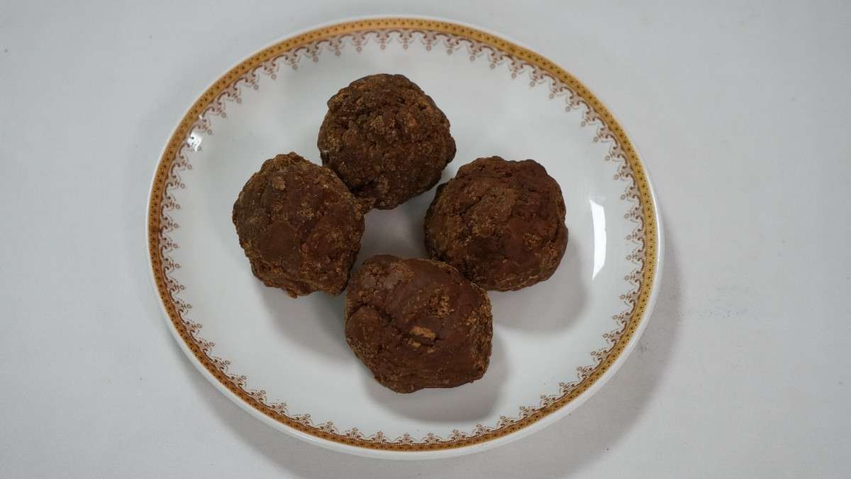 Jaggery (Gur)